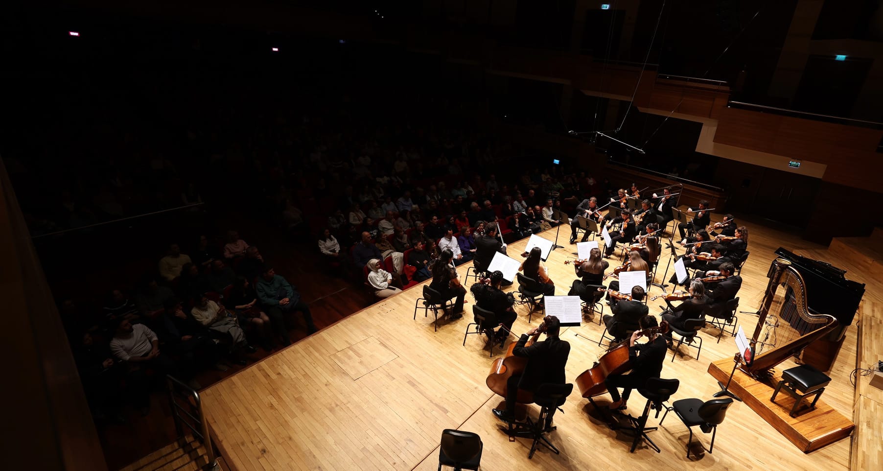 İZMİR ODA ORKESTRASI BARRAGÁN İLE SAHNEDE