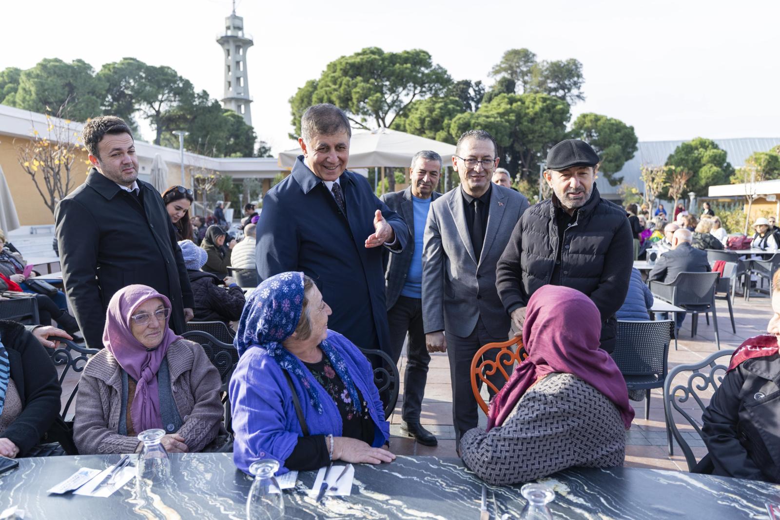 TUGAY BEYDAĞLI KADINLARLA BULUŞTU