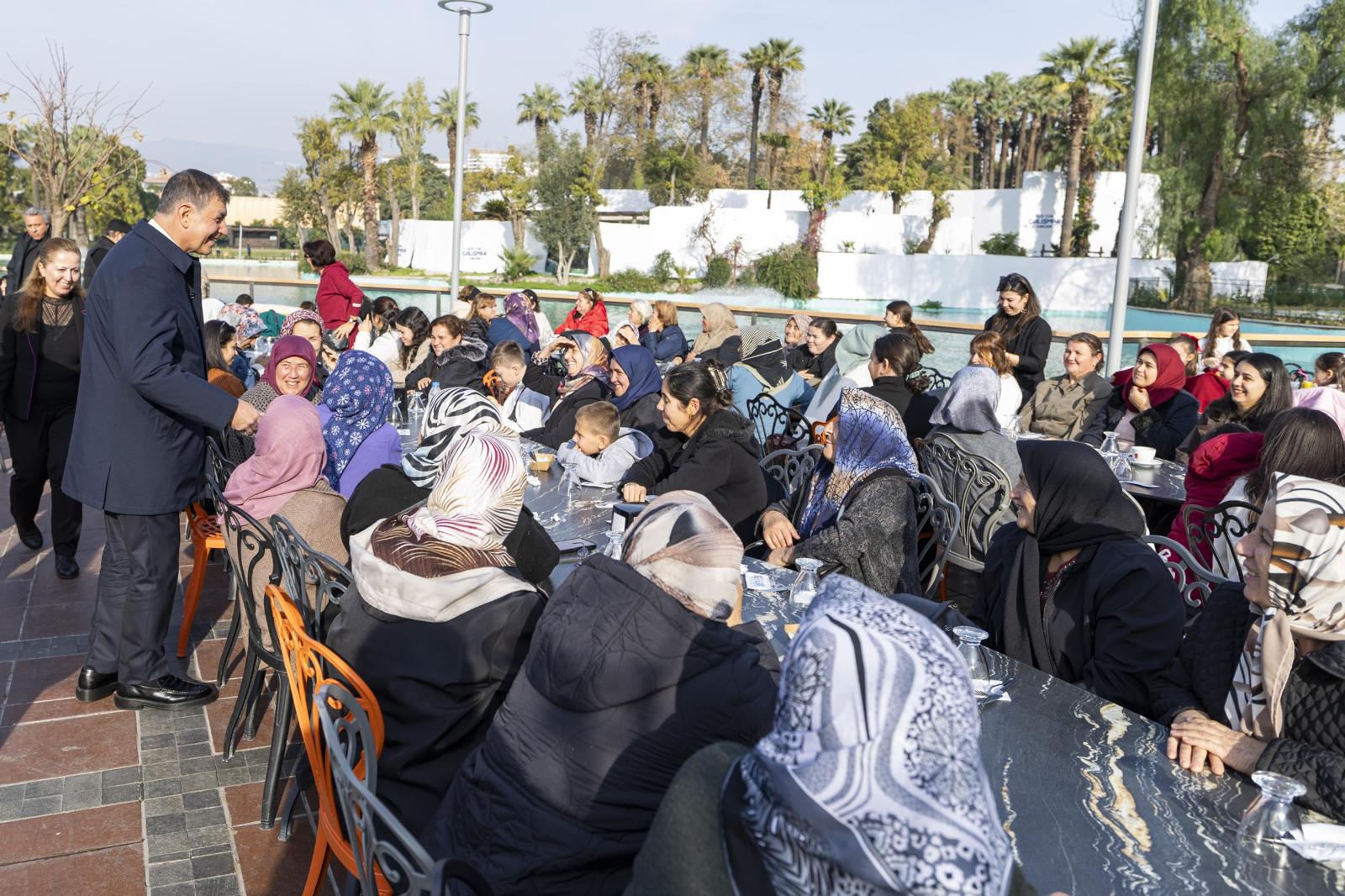 TUGAY BEYDAĞLI KADINLARLA BULUŞTU