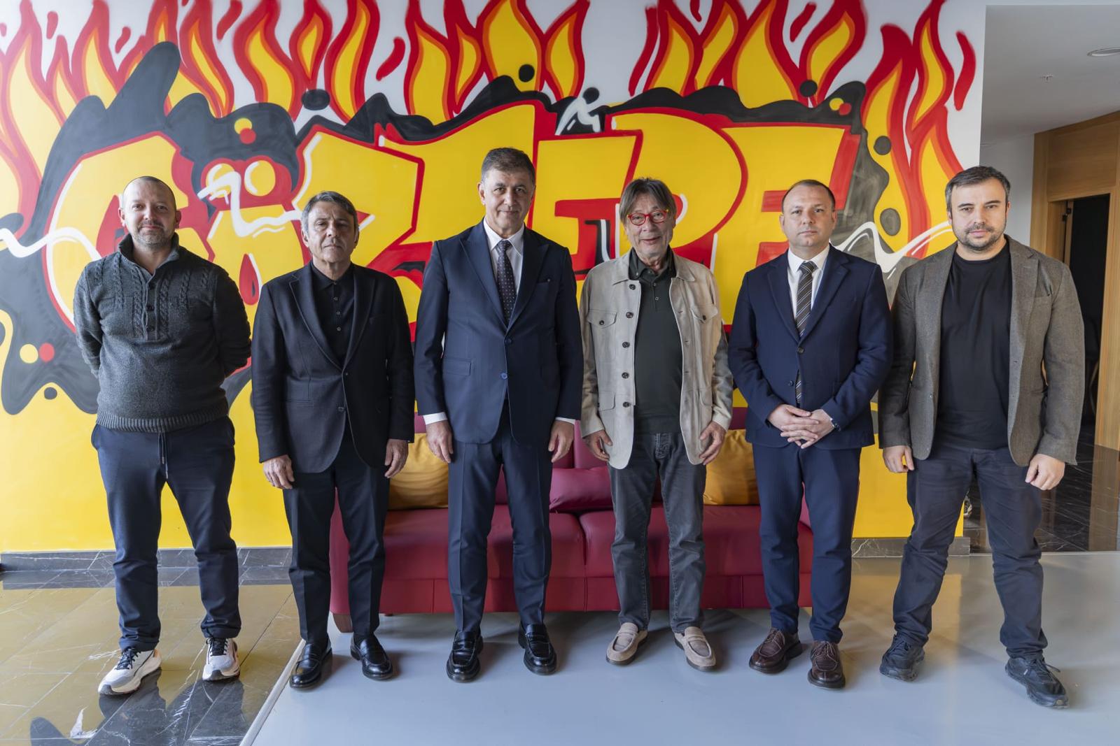 TUGAY’DAN İKİ EFSANEYE ZİYARET