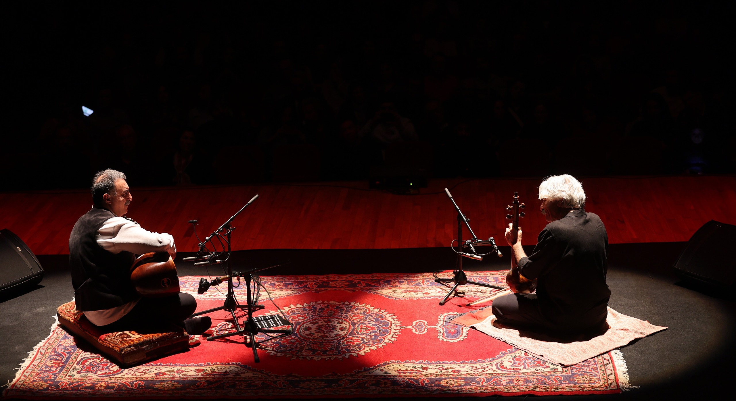 İKİ KÜLTÜR, İKİ USTA AYNI SAHNEDE