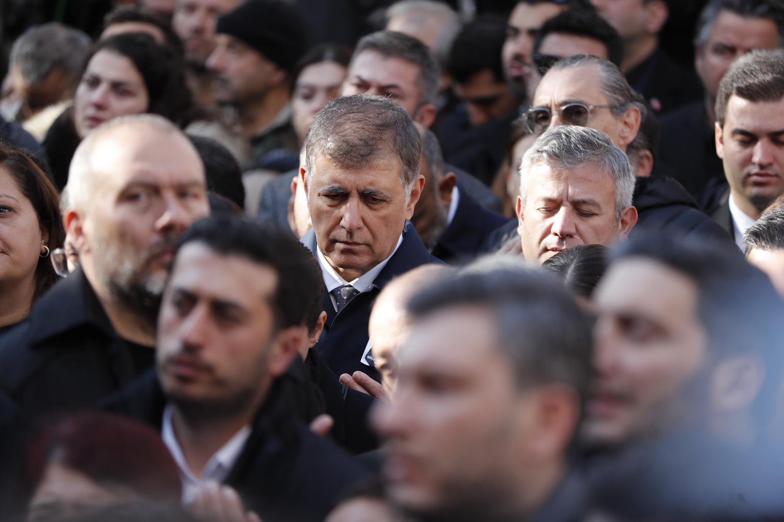 MANİSA&rsquo;NIN İLK KADIN BAŞKANI G&Uuml;LŞAH DURBAY UĞURLANIYOR