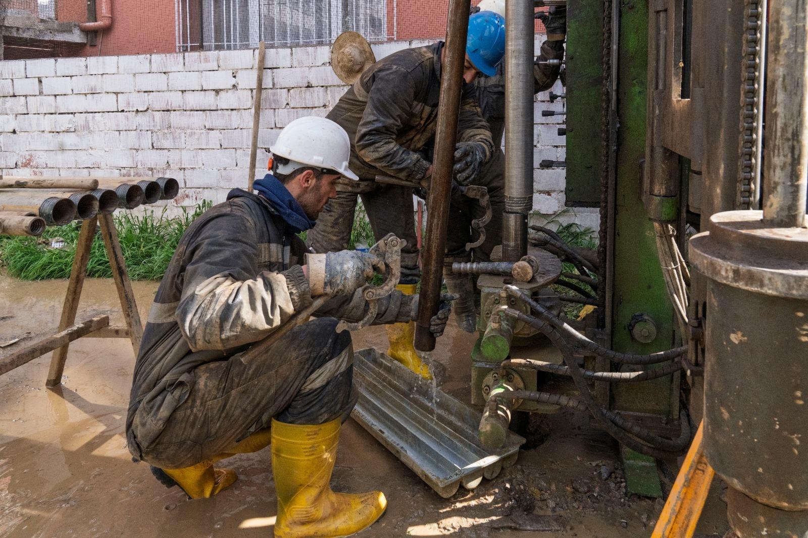 İZMİR GELECEĞİNİ G&Uuml;VENCEYE ALIYOR