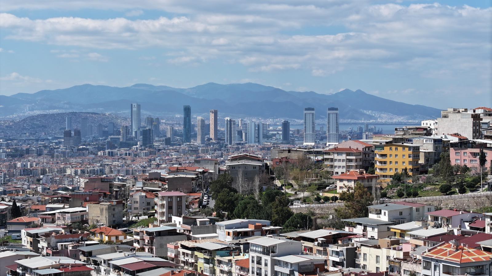 İZMİR GELECEĞİNİ G&Uuml;VENCEYE ALIYOR