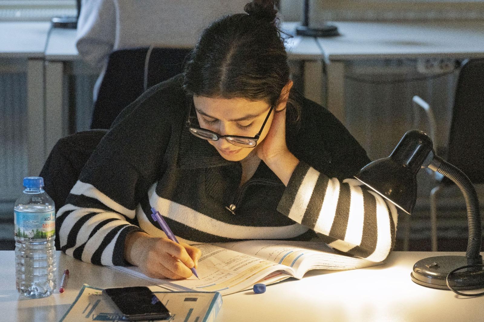 KİTAP KURTLARI İZMİR K&Uuml;T&Uuml;PHANELERİNİ SEVDİ