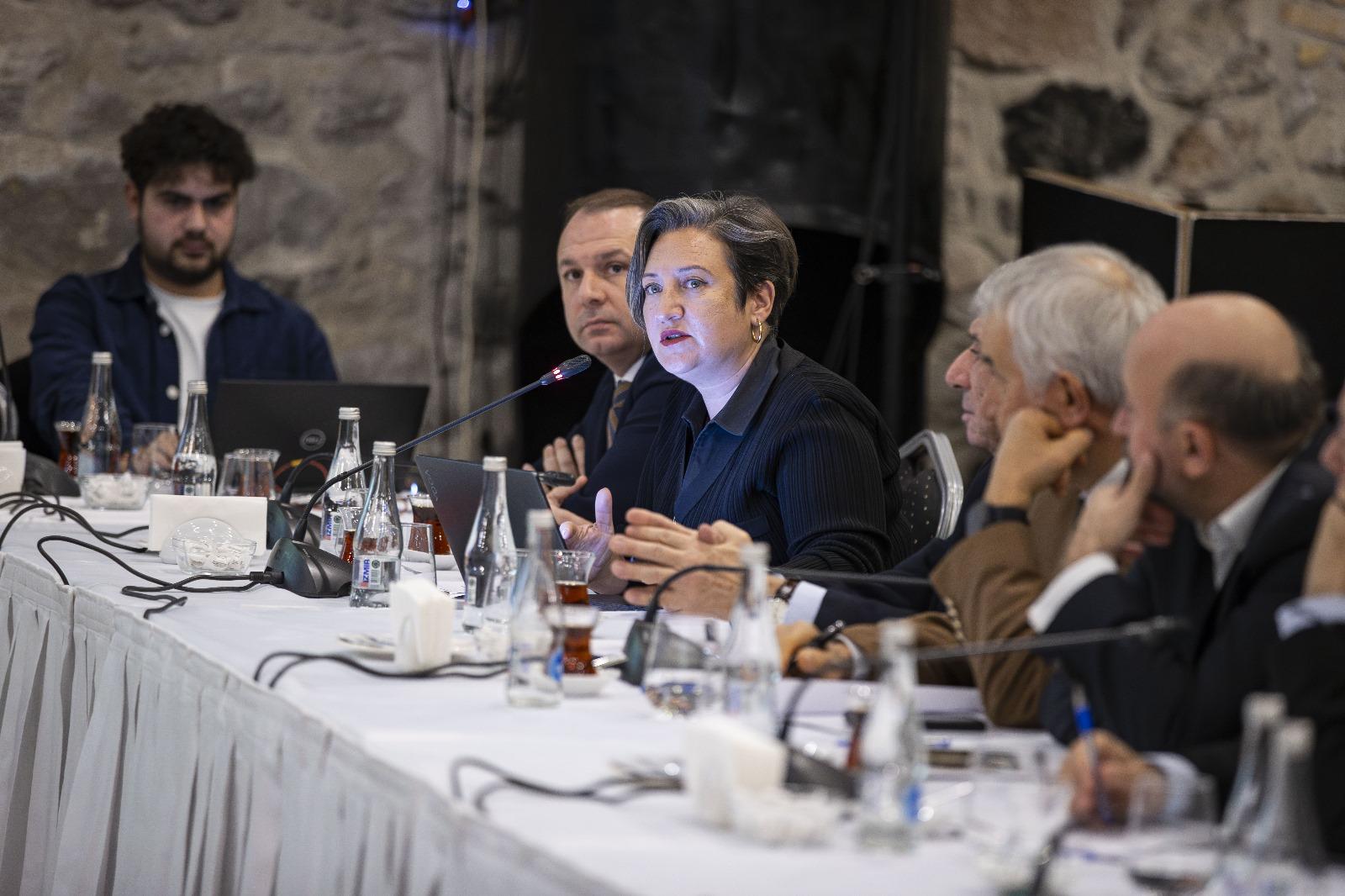 İZMİR&rsquo;DE SU KONSEYİ KURULUYOR, GRİ SU D&Ouml;NEMİ BAŞLIYOR