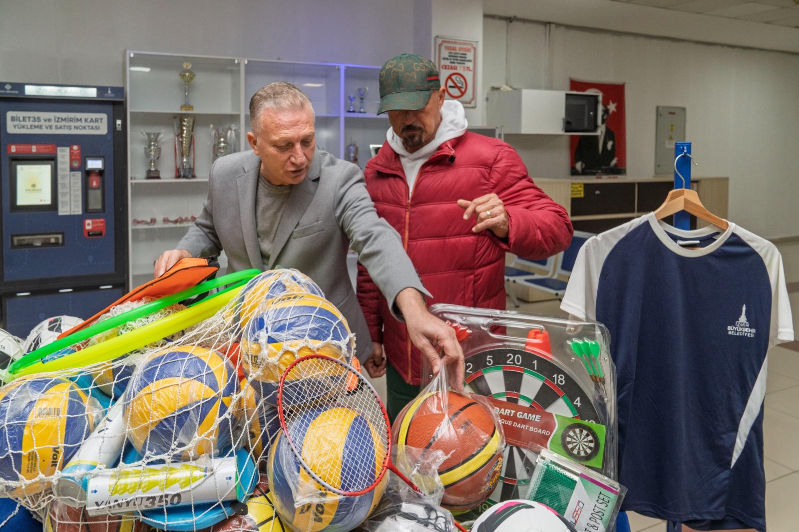 İZMİR&rsquo;DE SPOR OKUL SIRALARINA TAŞINIYOR