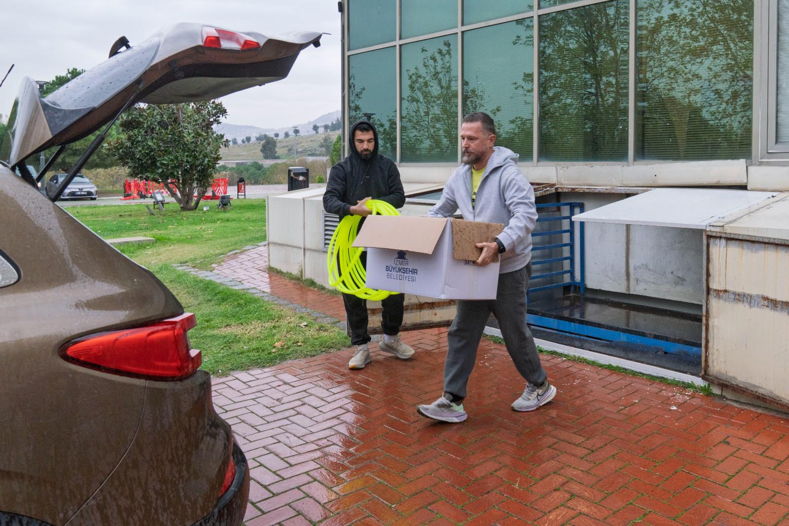 İZMİR&rsquo;DE SPOR OKUL SIRALARINA TAŞINIYOR