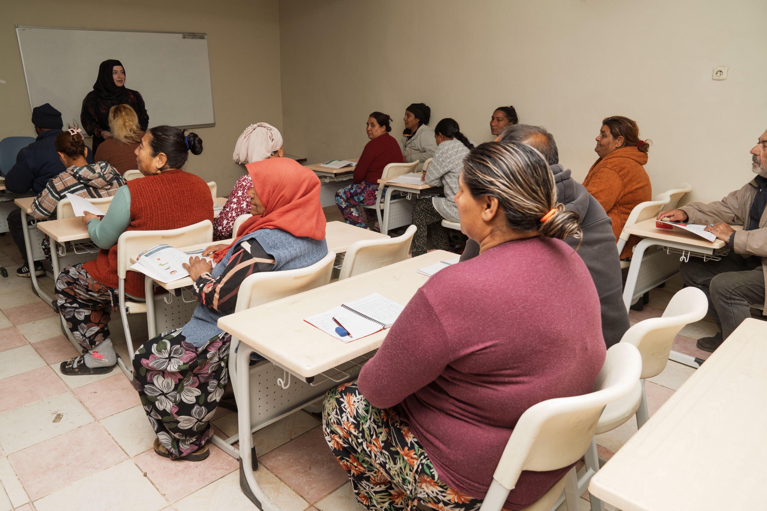 EMOJİLERDEN OKUMA YAZMAYA