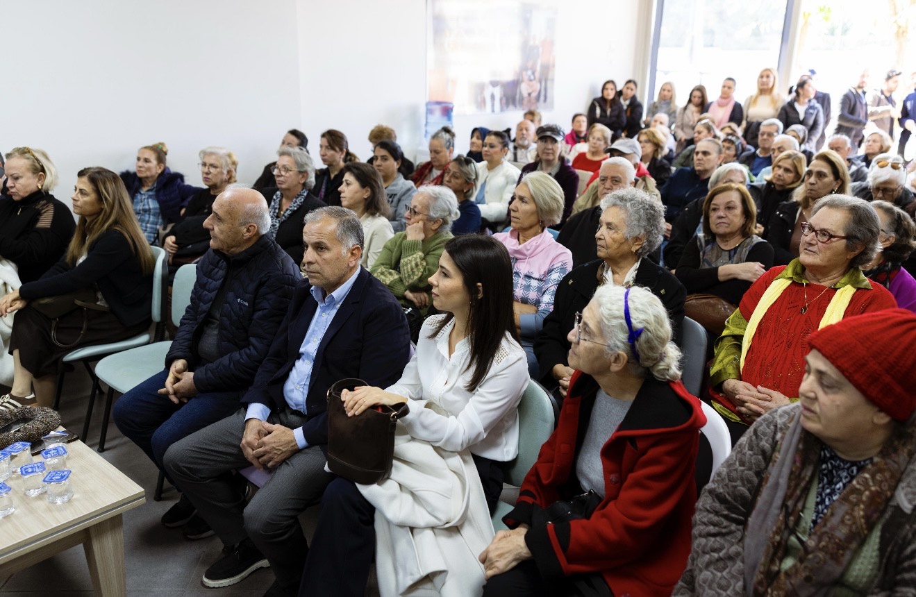 Balçova’da Zeytinyağı Tadım Etkinliğine Yoğun İlgi Balçova’da Zeytinyağı Tadım Etkinliğine Yoğun İlgi