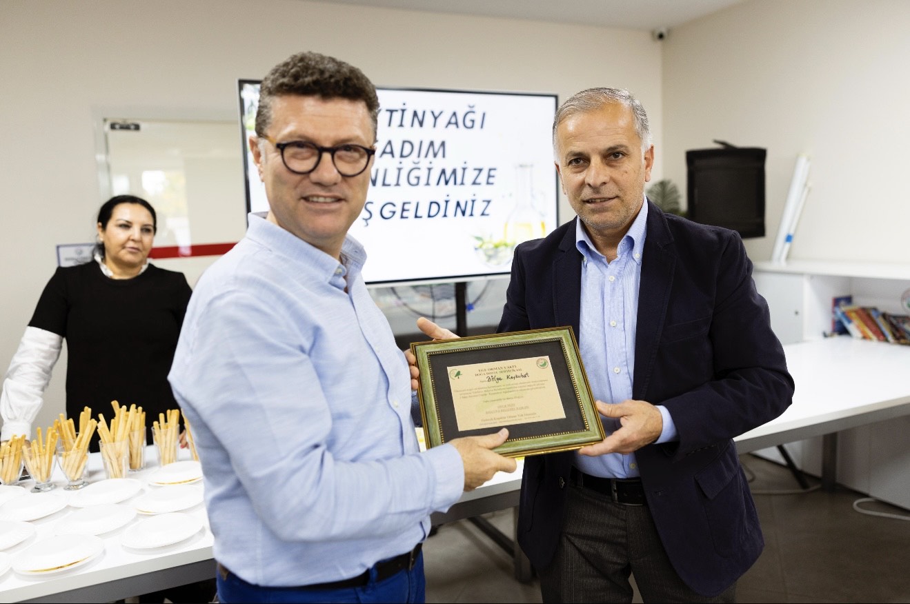 Balçova’da Zeytinyağı Tadım Etkinliğine Yoğun İlgi Balçova’da Zeytinyağı Tadım Etkinliğine Yoğun İlgi