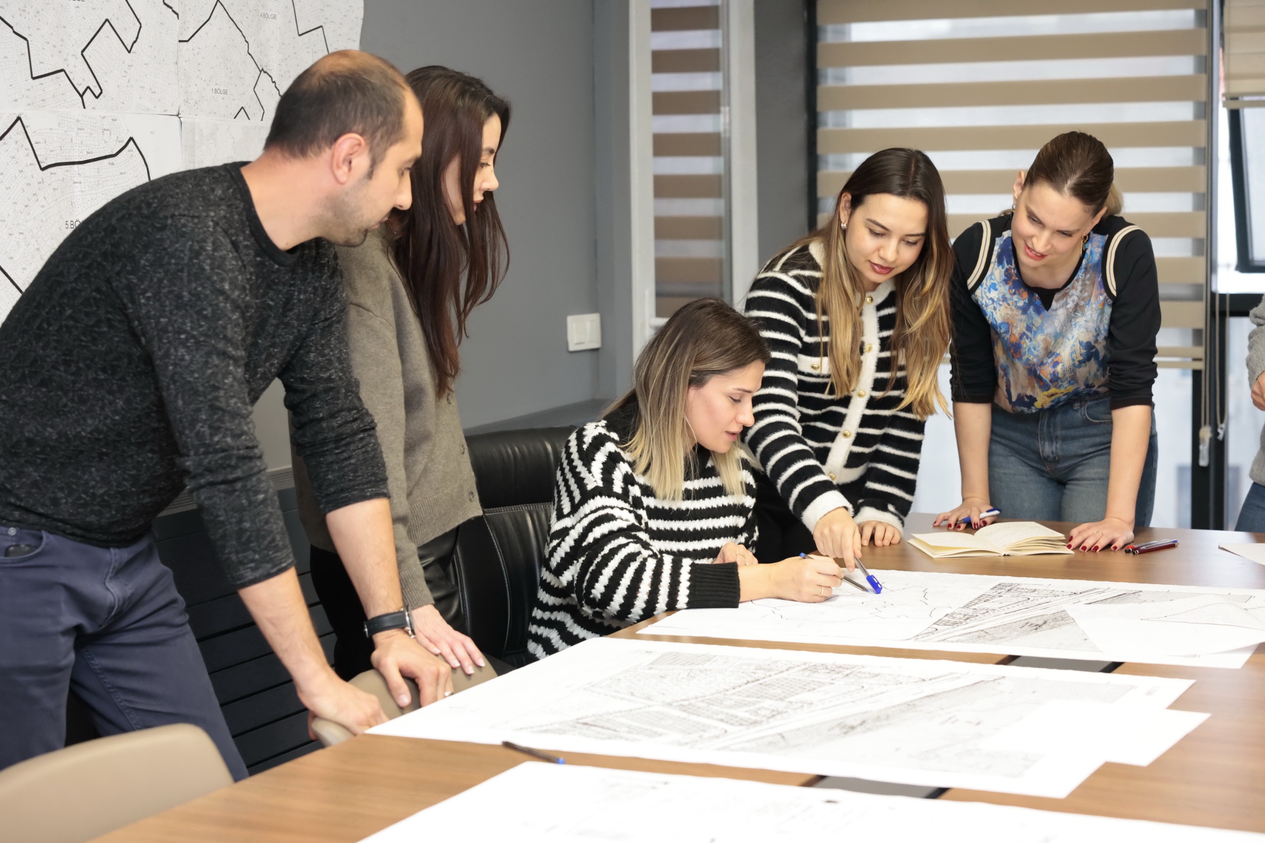 KONAK’TA KENTSEL DÖNÜŞÜM UYGULAMA MODELİ BELİRLENİYOR