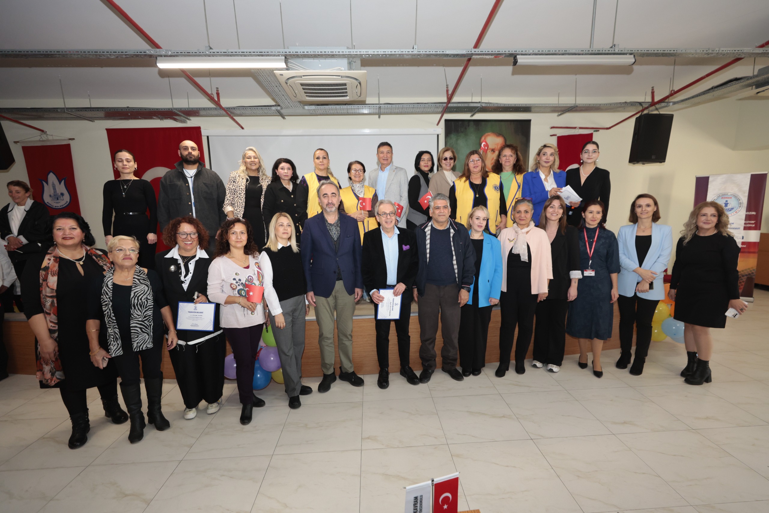 KONAK’TAN ENGELLİLER GÜNÜNE ANLAMLI ETKİNLİK