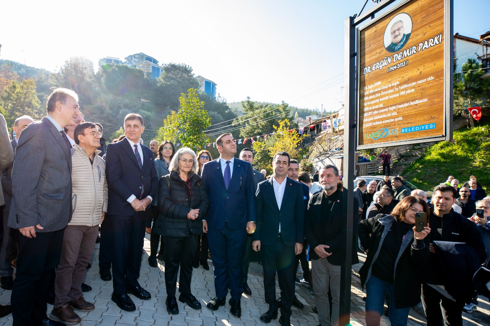 DR. ERG&Uuml;N DEMİR&rsquo;İN ADI NARLIDERE&rsquo;DE &Ouml;L&Uuml;MS&Uuml;ZLEŞTİ