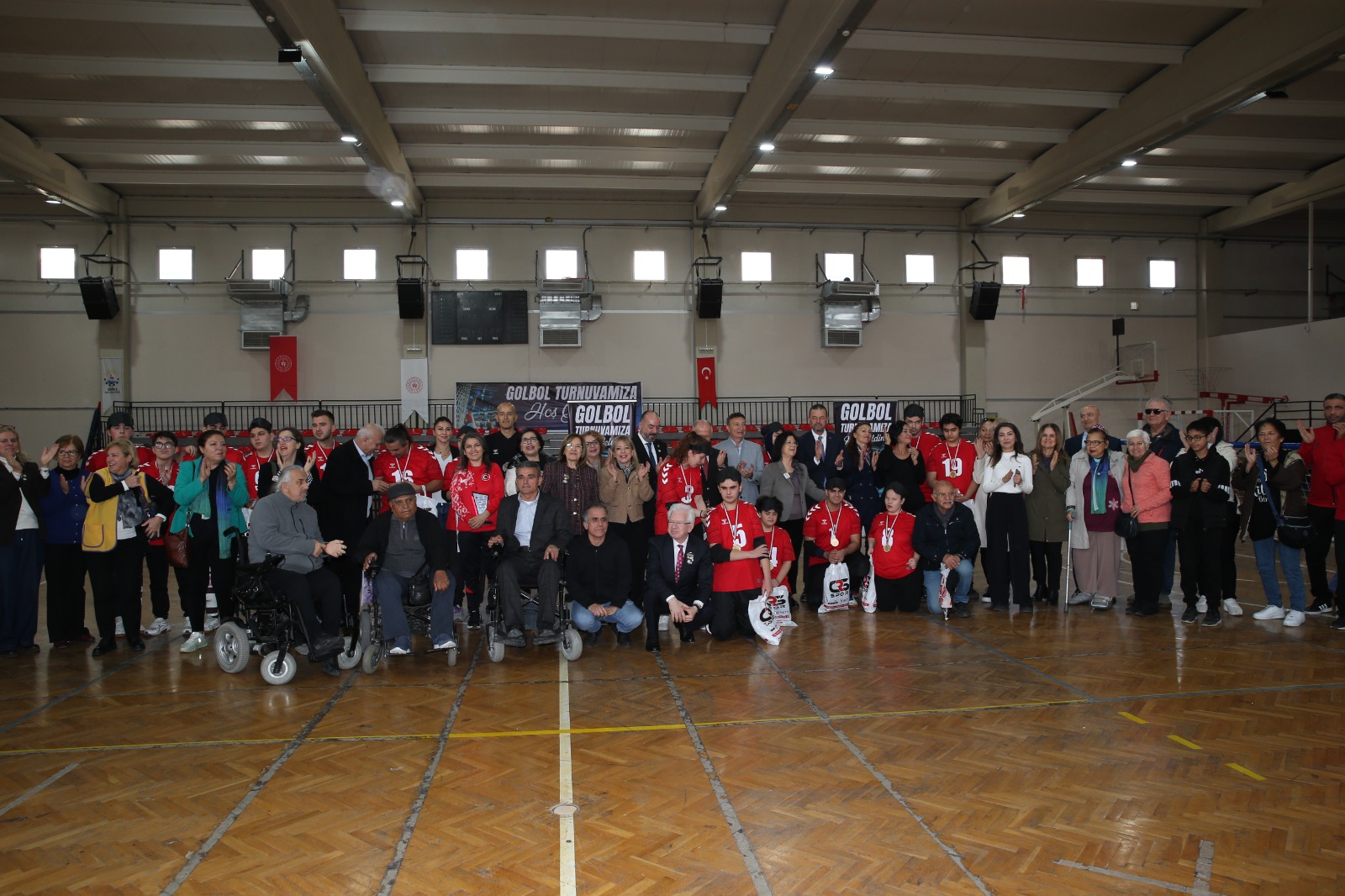 ÇİĞLİ’DE DÜNYA ENGELLİLER GÜNÜ GOLBOL TURNUVASI