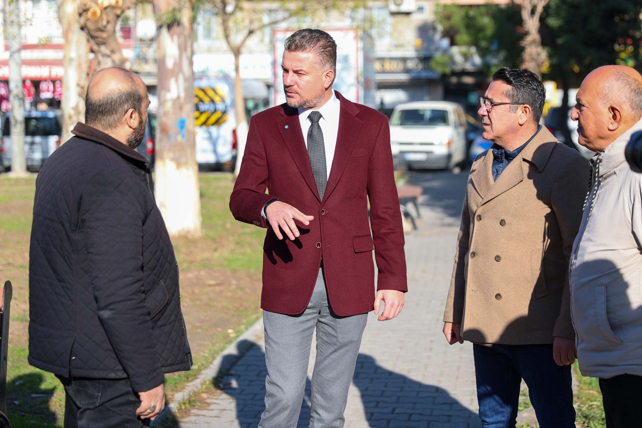 BUCA'NIN PARKLARI YENİLENİYOR