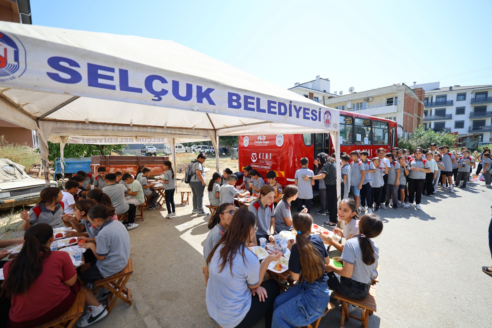 KENT LOKANTASI ÖĞRENCİ OTOBÜSÜ 1 YAŞINDA KENT LOKANTASI ÖĞRENCİ OTOBÜSÜ 1 YAŞINDA